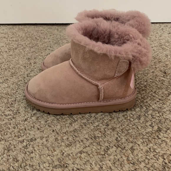 COPY - Ugg Ozwear Dusty Pink kids bailey bow sheepskin boots sz 9-10 - Picture 4 of 8